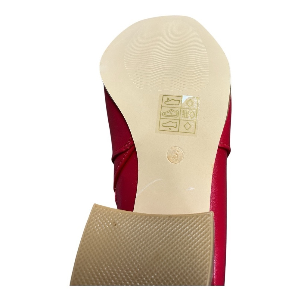 Allegra K - NWT - Red Heeled Boots with Chunky Block Heel - Picture 2 of 3